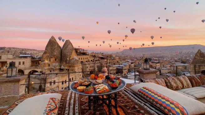 Tour in mongolfiera con paesaggi affascinanti in Cappadocia